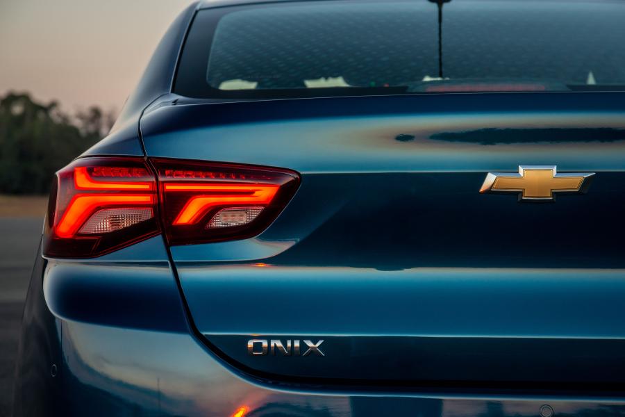 Детали экстерьера Chevrolet Onix Plus Premier 2019 года  (LA) (фото 13 из 24)